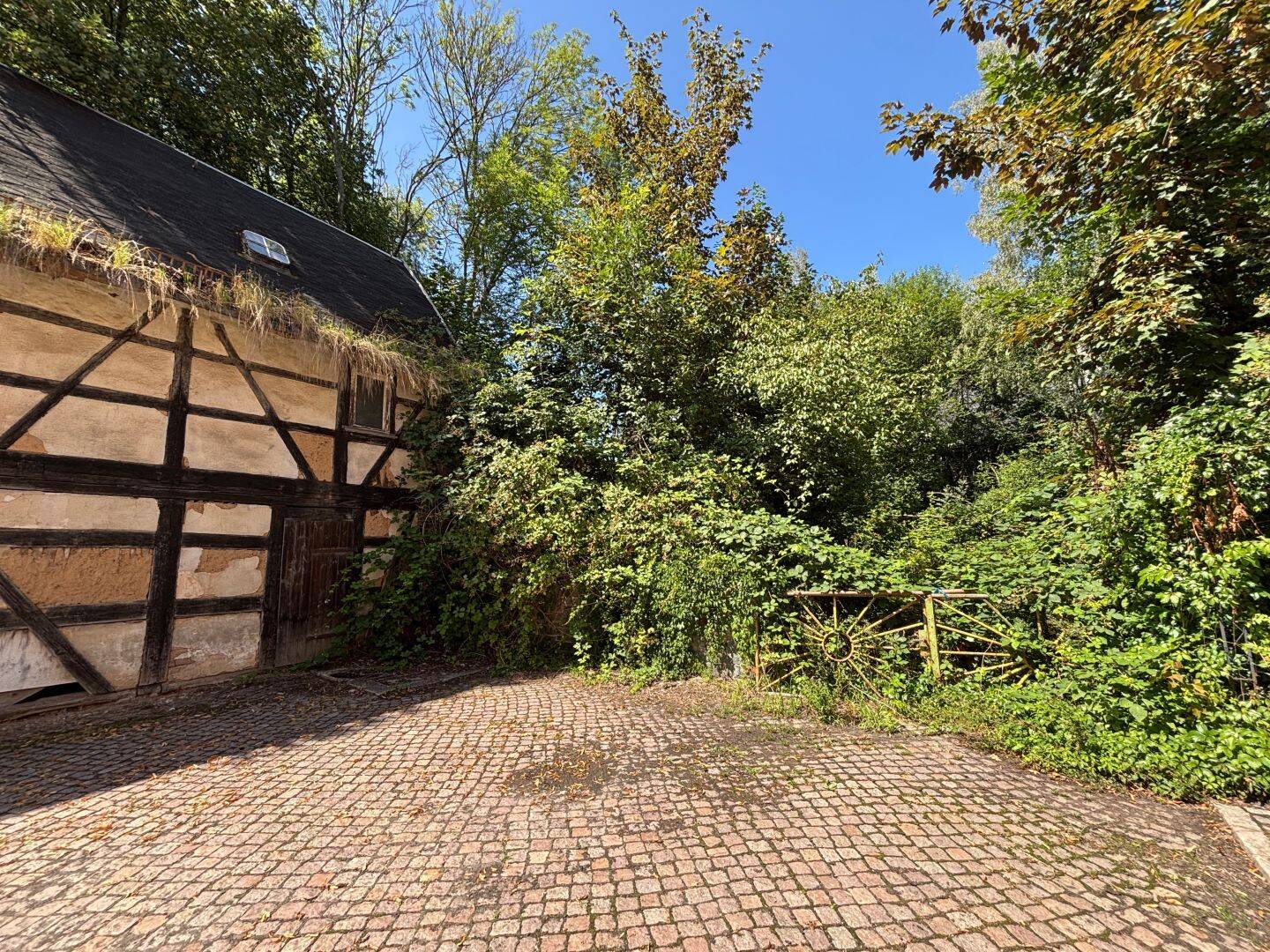 Denkmalschutz:Grundstück mit historischem Charme, einzigartigem Gestaltungspotential in Crimmitschau, 8451 Crimmitschau