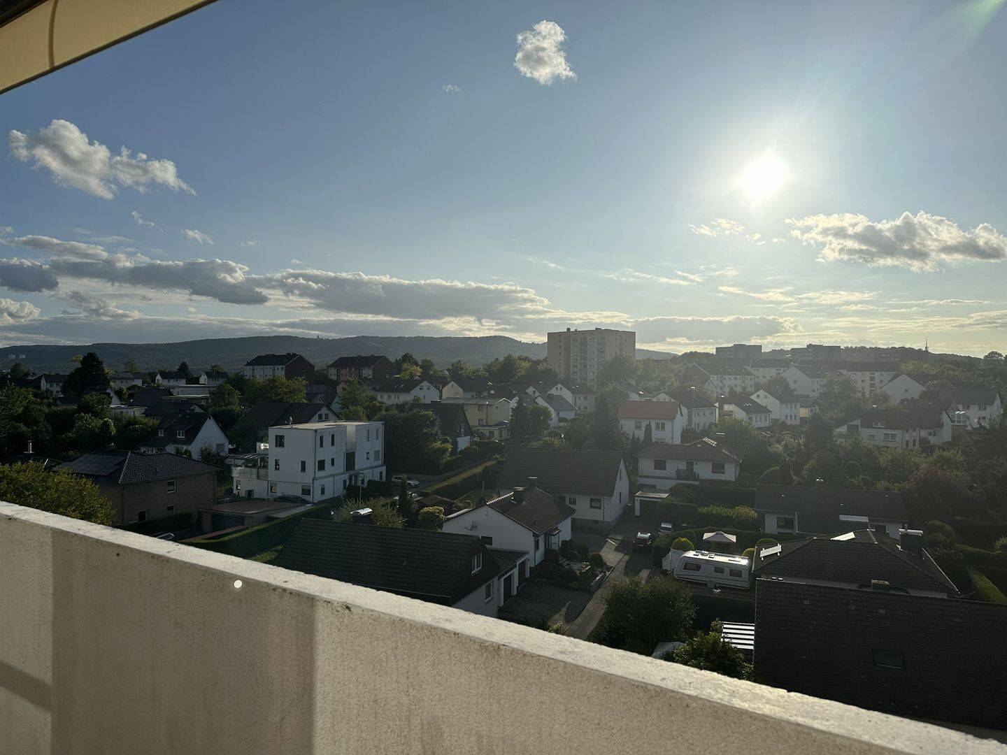 Ruhige 3 ZKB Balkon EBK im Norden von Kassel in oberster Etage, 34246 Vellmar (Hof Mondschirm)