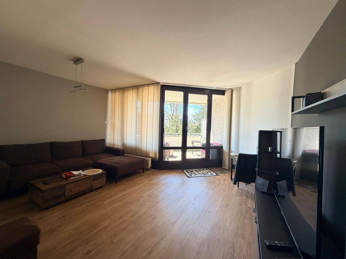 Toplage: Attraktive 2-Zimmer Wohnung mit beeindruckender Raumhöhe in begehrter Lage von Bensheim, 64625 Bensheim