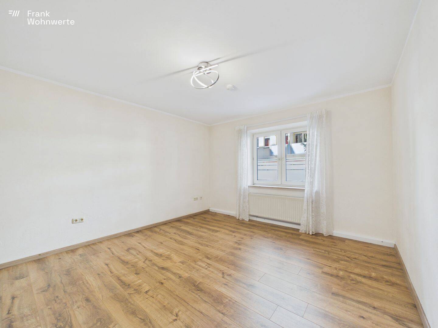 Gepflegte 3-Zimmer-Wohnung im Hochparterre mit Garage in attraktiver Nürnberger Lage, 90408 Nürnberg (Großreuth h. d. Veste Gärten h. d. Veste Maxfeld Nordbahnhof Sankt Johannis)
