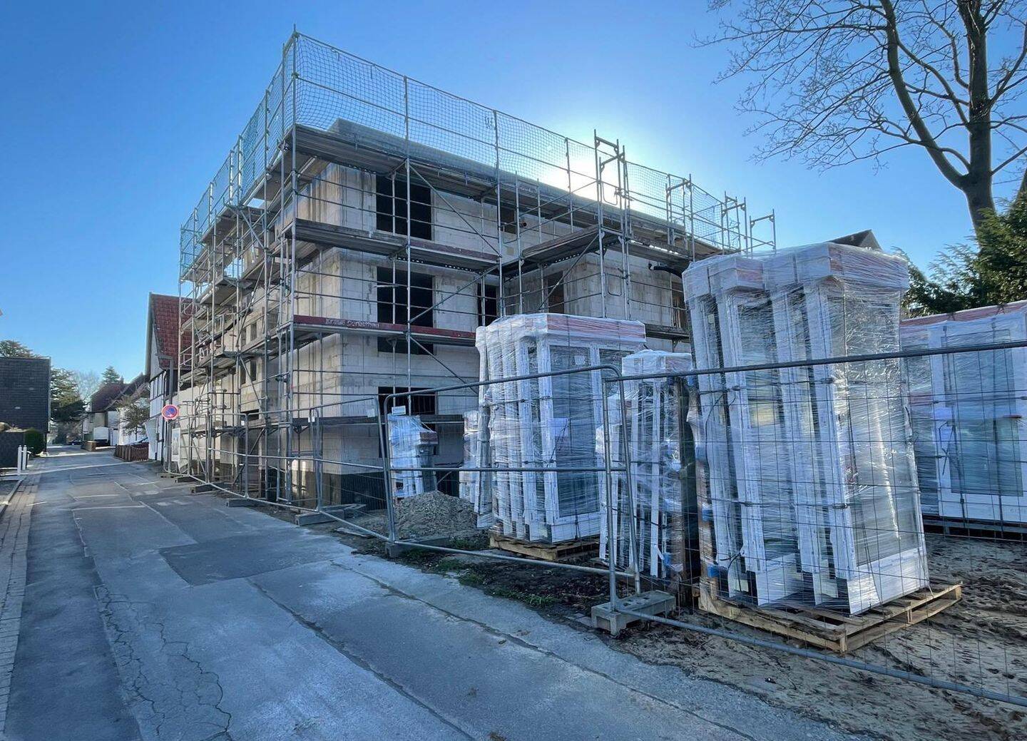 ZU VERKAUFEN: Neubauwohnung (KFW 40) im EG mit Terrasse, Stellplatz und Aufzug im Herzen von Bad Sassendorf, 59505 Bad Sassendorf