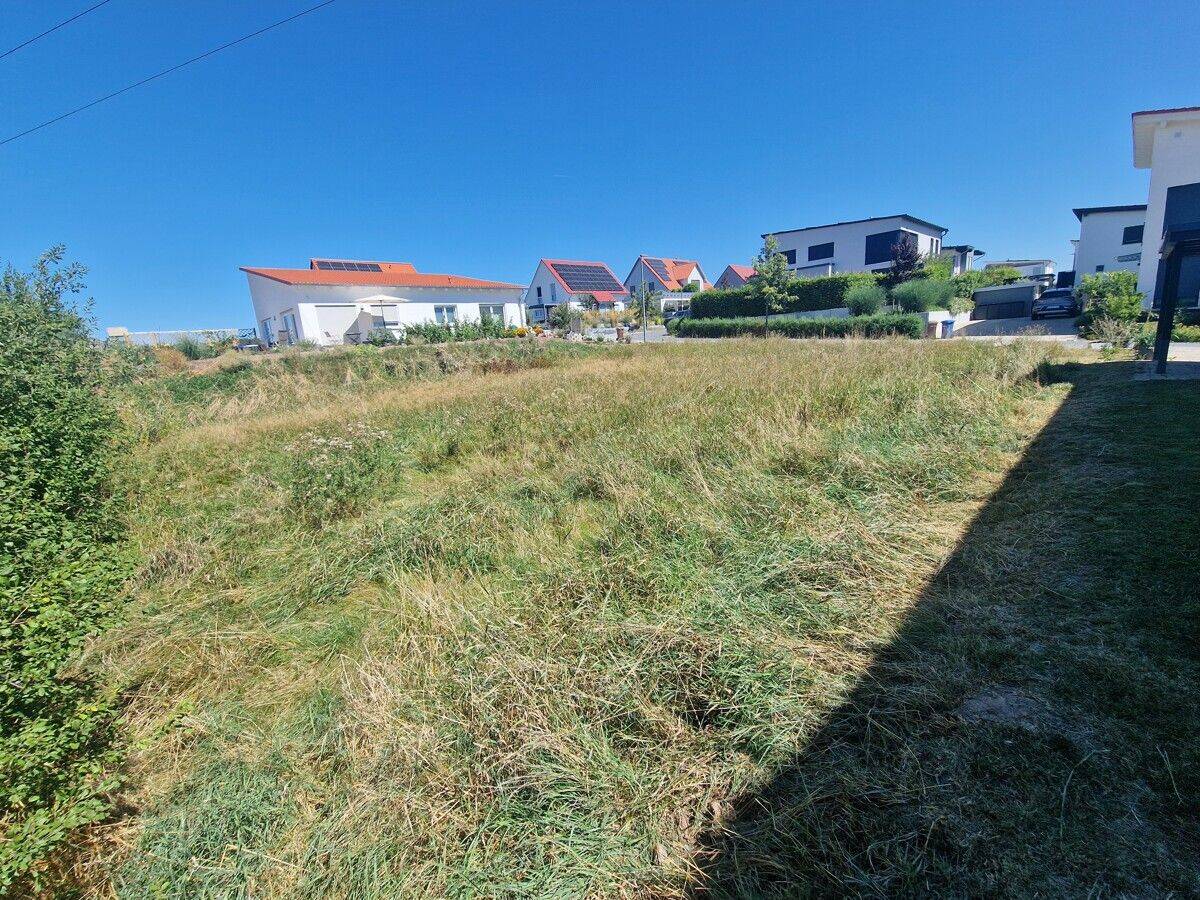 Ein Bungalow passt noch hierhin! Sonniges Grundstück mit Aussicht + + im schönen Neudrossenfeld +, 95512 Neudrossenfeld