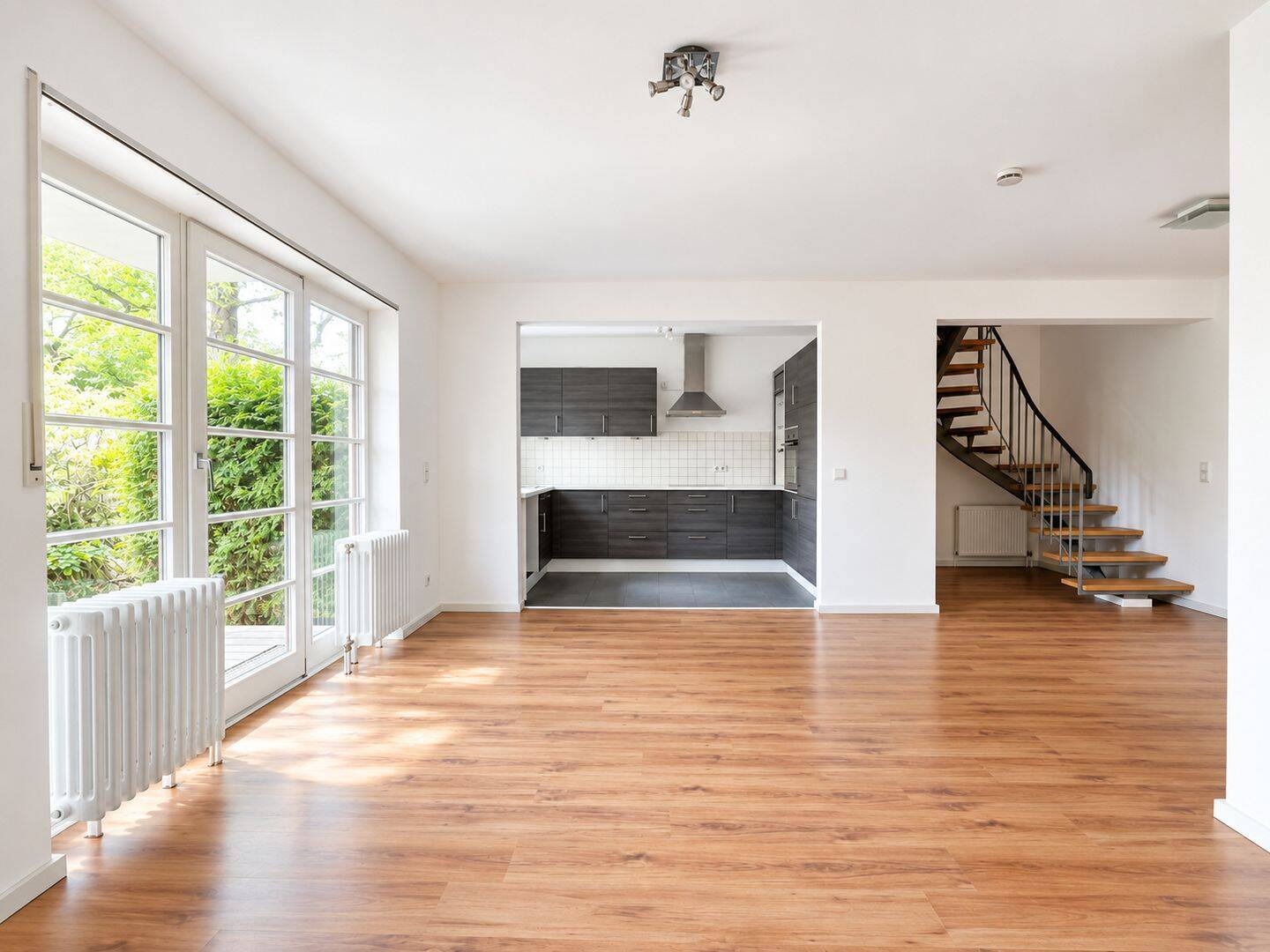WOHNEN AUF 3 EBENEN ….mit Terrasse, eigenem Garten und Tiefgarage!, 12209 Berlin (Steglitz-Zehlendorf Lichterfelde)