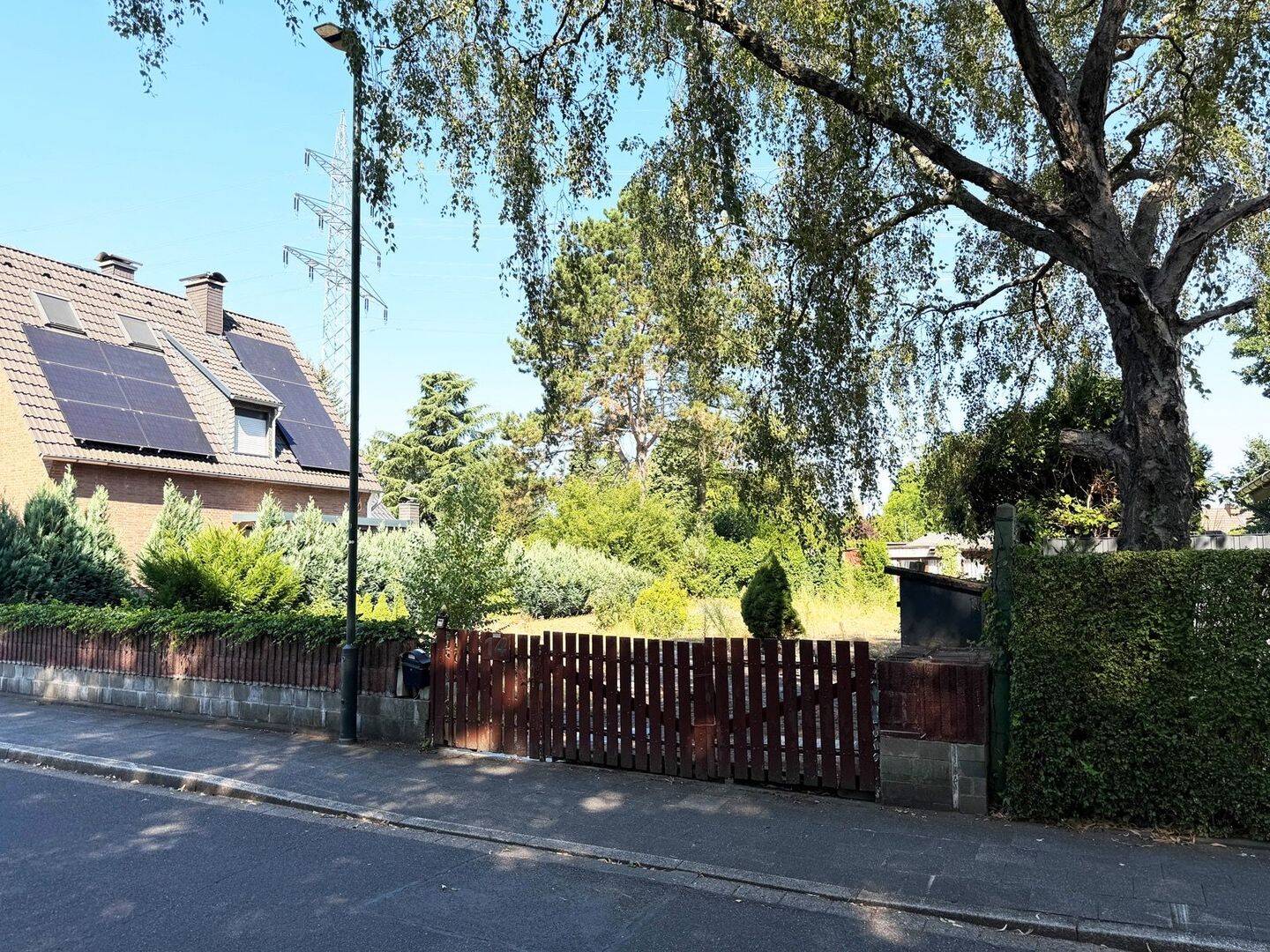 Familienfreundliches, 838 m² großes Grundstück in bester grüner Lage von Düsseldorf-Eller, 40229 Düsseldorf (Eller Lierenfeld Oberbilk)