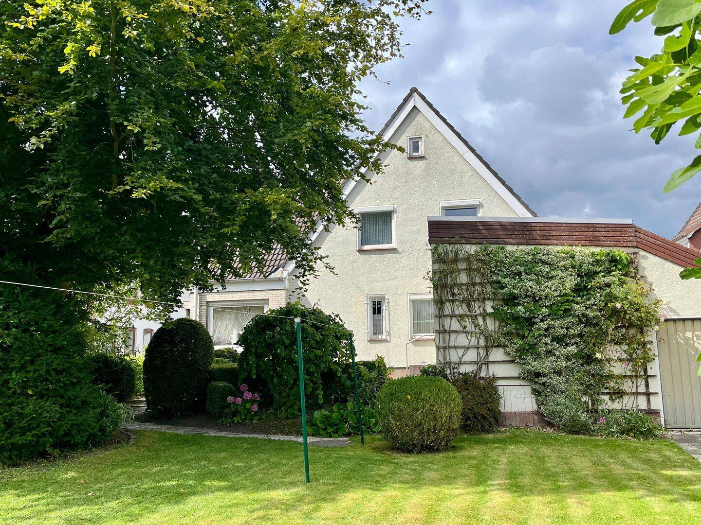 Großzügiges, solides Einfamilienhaus mit 5 Zimmern in zentraler Lage, 24232 Schönkirchen
