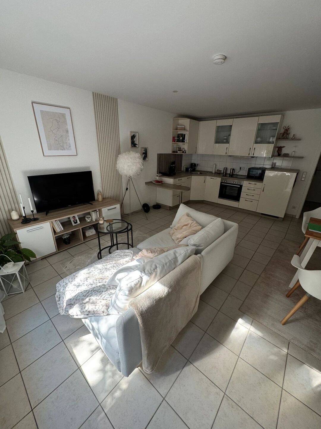 Helle 2-Zimmer-Wohnung in Köln-Flittard mit Terrasse, 51061 Köln (Mülheim Dünnwald Flittard Höhenhaus Stammheim)