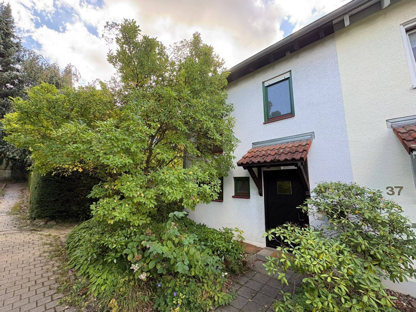Gepflegtes Reihenendhaus in ruhiger Grünlage mit sonnigem Südgarten in Langensteinbach, 76307 Karlsbad