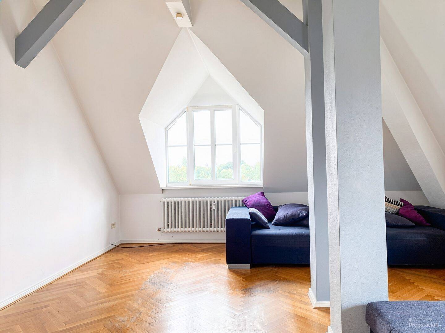 Große, helle Dachgeschosswohnung in gepflegtem Denkmalschutz – einziehen & wohlfühlen!, 13507 Berlin (Reinickendorf Kolonie Am Fließ Kolonie Am Waldessaum Tegel)