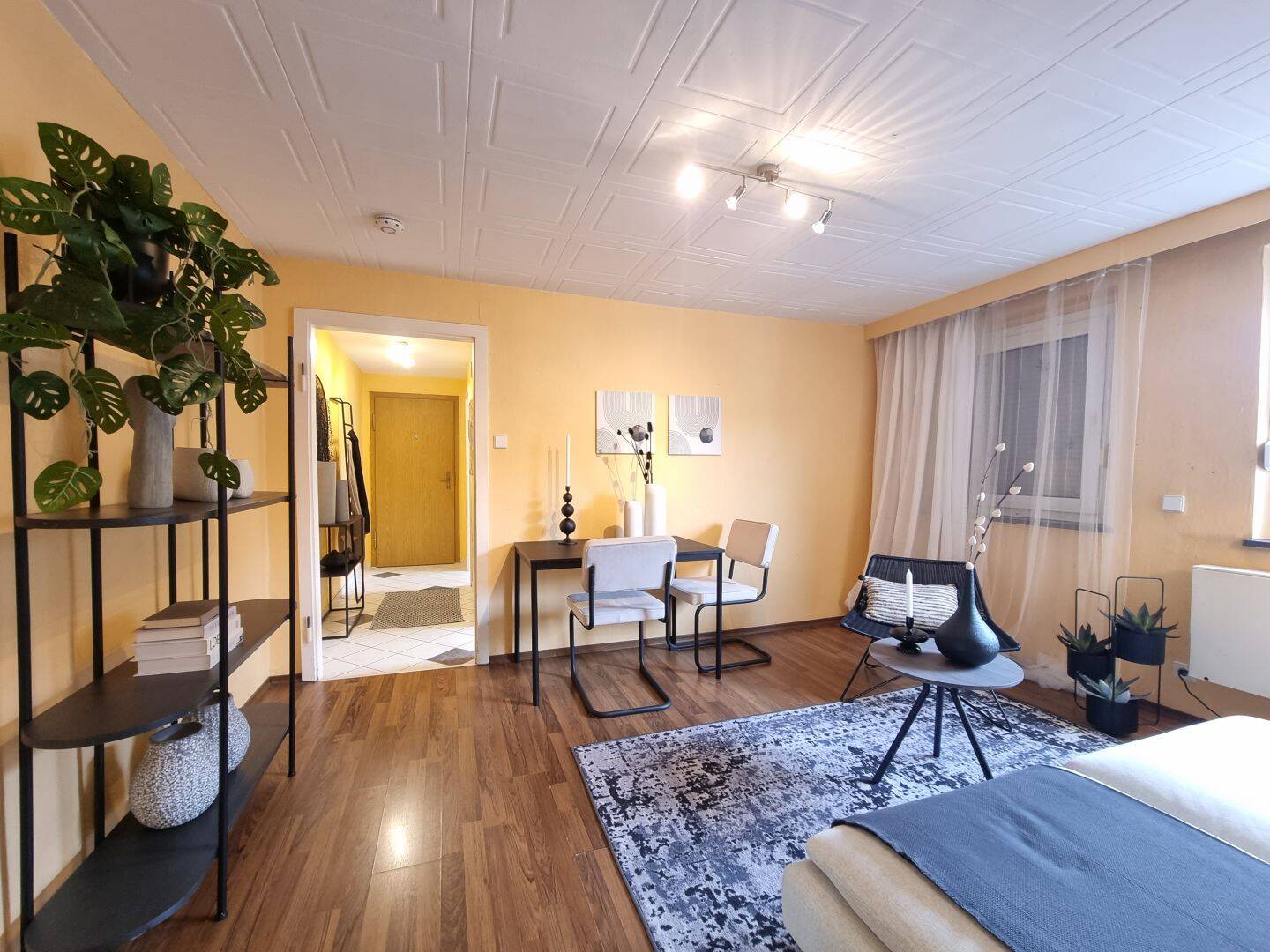 Genial Zentral. Renovierungsbedürftige 3-Zimmer-Etagenwohnung in Eltingen, 71229 Leonberg