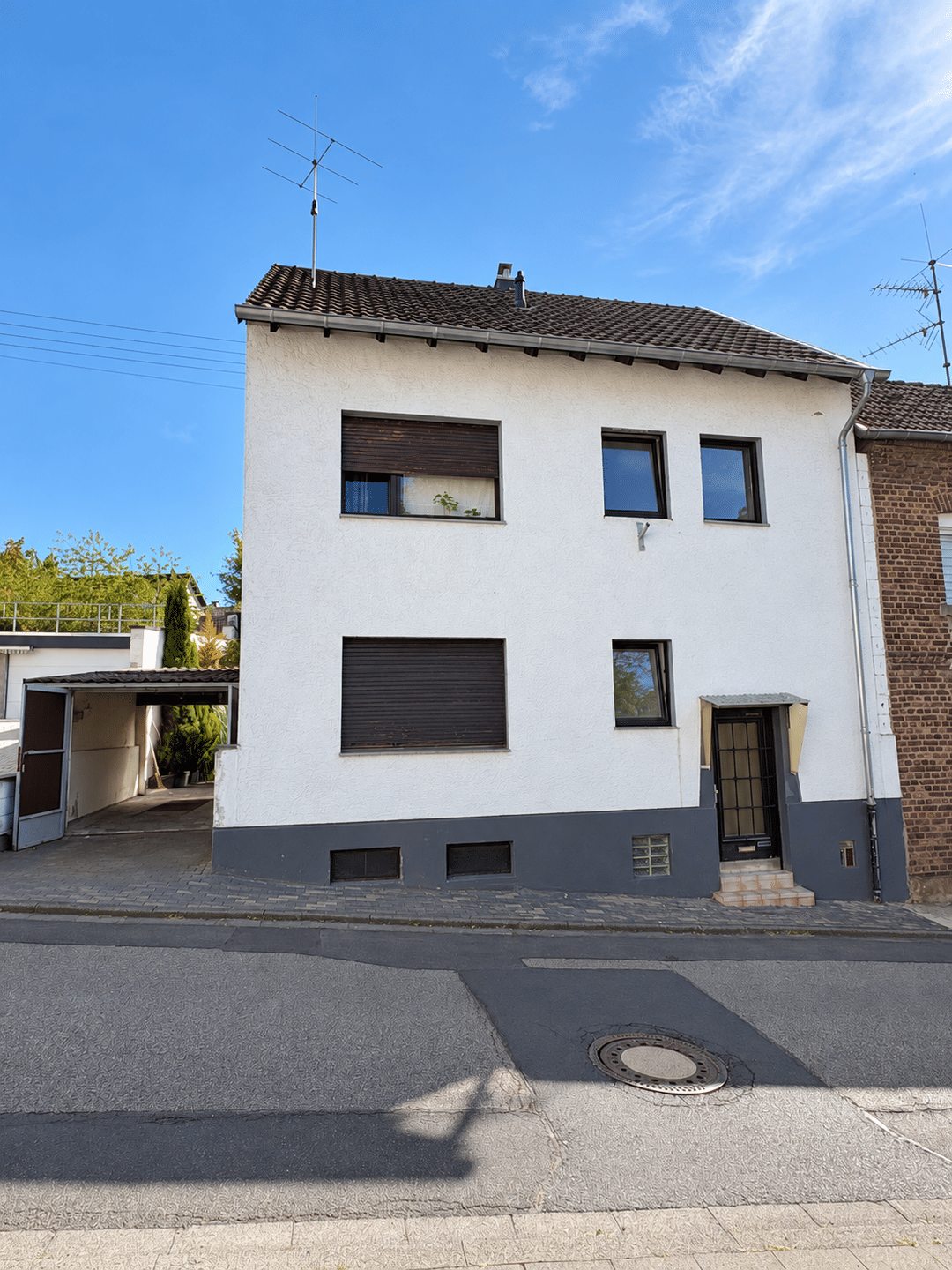 Einfamilienhaus mit Hof, Garten, Garage und Ausbaureserve in Weilerswist-Metternich, 53919 Weilerswist