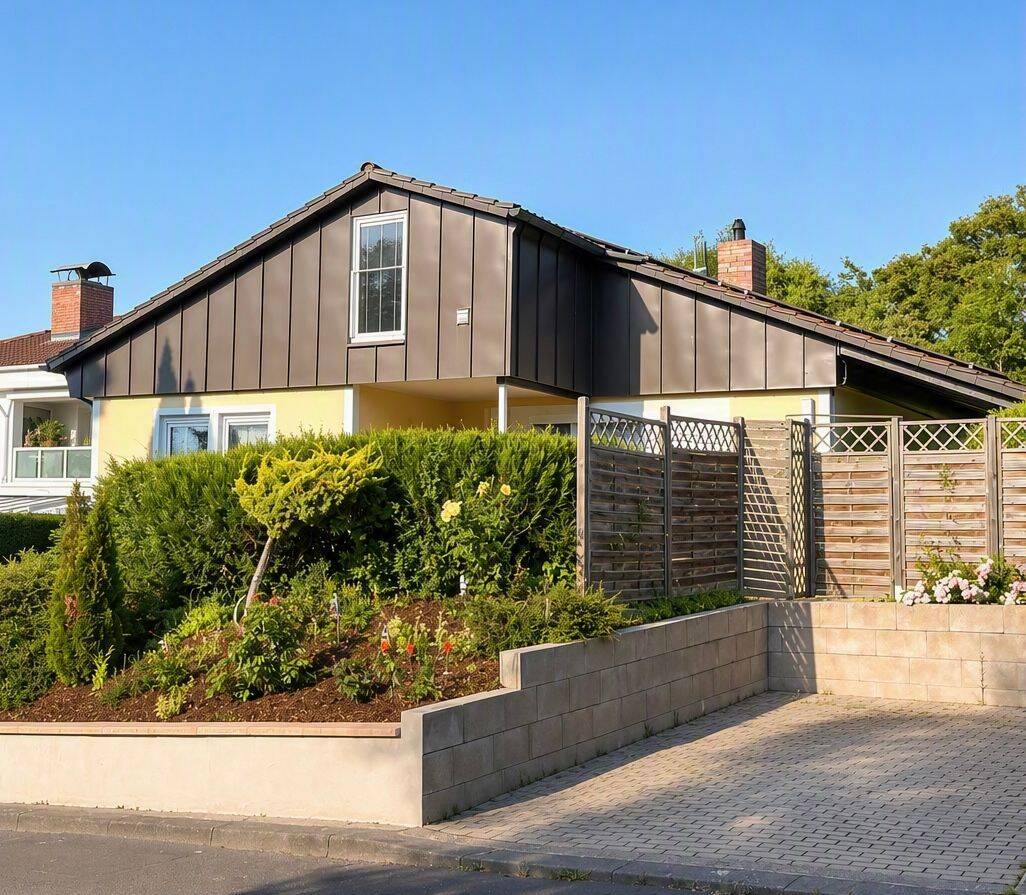 Einfamilienhaus mit großem Garten und Souterrain-Wohnung in Würzburg-Lindleinsmühle, 97078 Würzburg (Grombühl Lindleinsmühle Versbach)