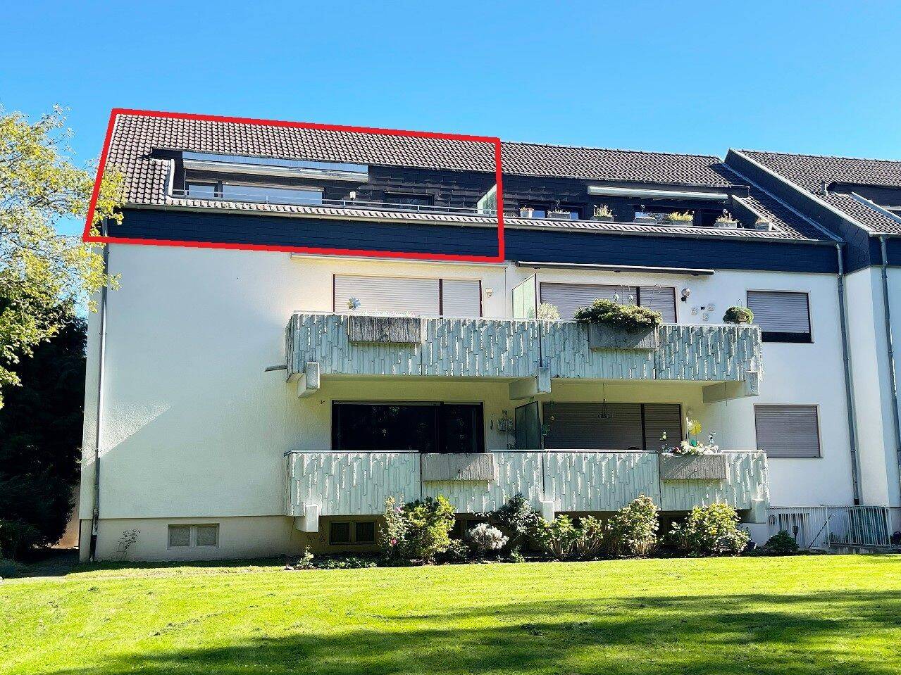 NEU: 3-Zimmer-Wohnung mit Dachloggia und PKW-Stellplatz in Waldrandlage, 51375 Leverkusen (Schlebusch)