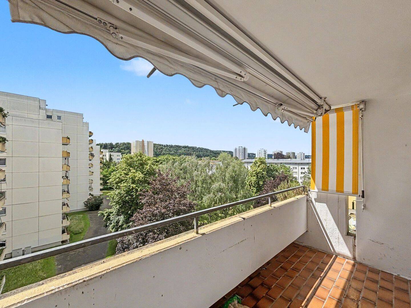 Ruhig wohnen in gefragter Lage – 3,5 Zimmer mit Balkon und Stellplatz in Stuttgart-Giebel, 70499 Stuttgart