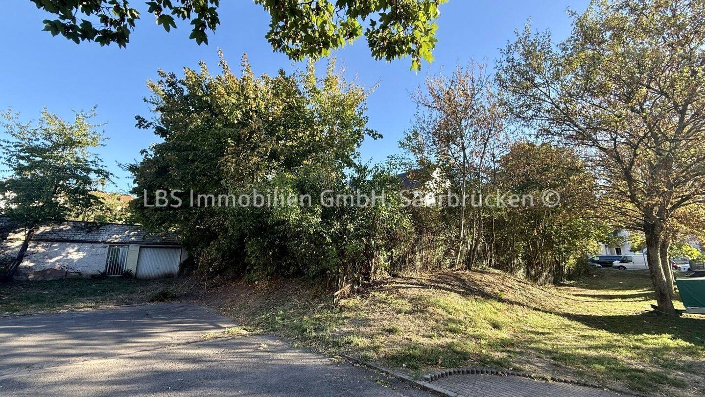 Eckgrundstück mit Potenzial für eine vielseitige Wohnbebauung, 66113 Saarbrücken