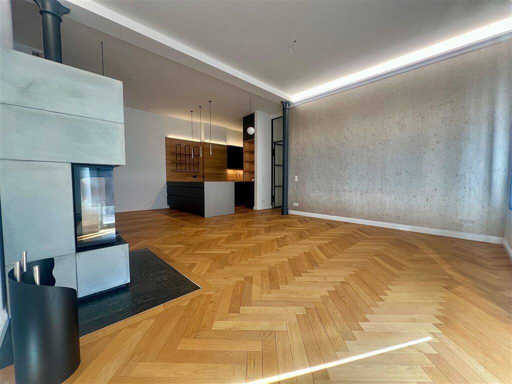 HOCHWERTIG WOHNEN im Zentrum mit 4 Zimmern | EBK |Stellplatz | Kamin, 9111 Chemnitz (Altchemnitz Schloßchemnitz Zentrum)