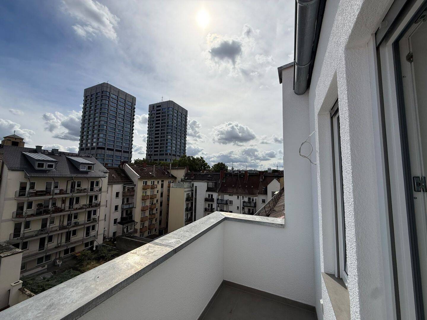 Erstbezug nach Modernisierung | Helle 2-Zimmer-Wohnung mit Balkon, Fußbodenheizung & Klimaanlage, 55118 Mainz (Neustadt)