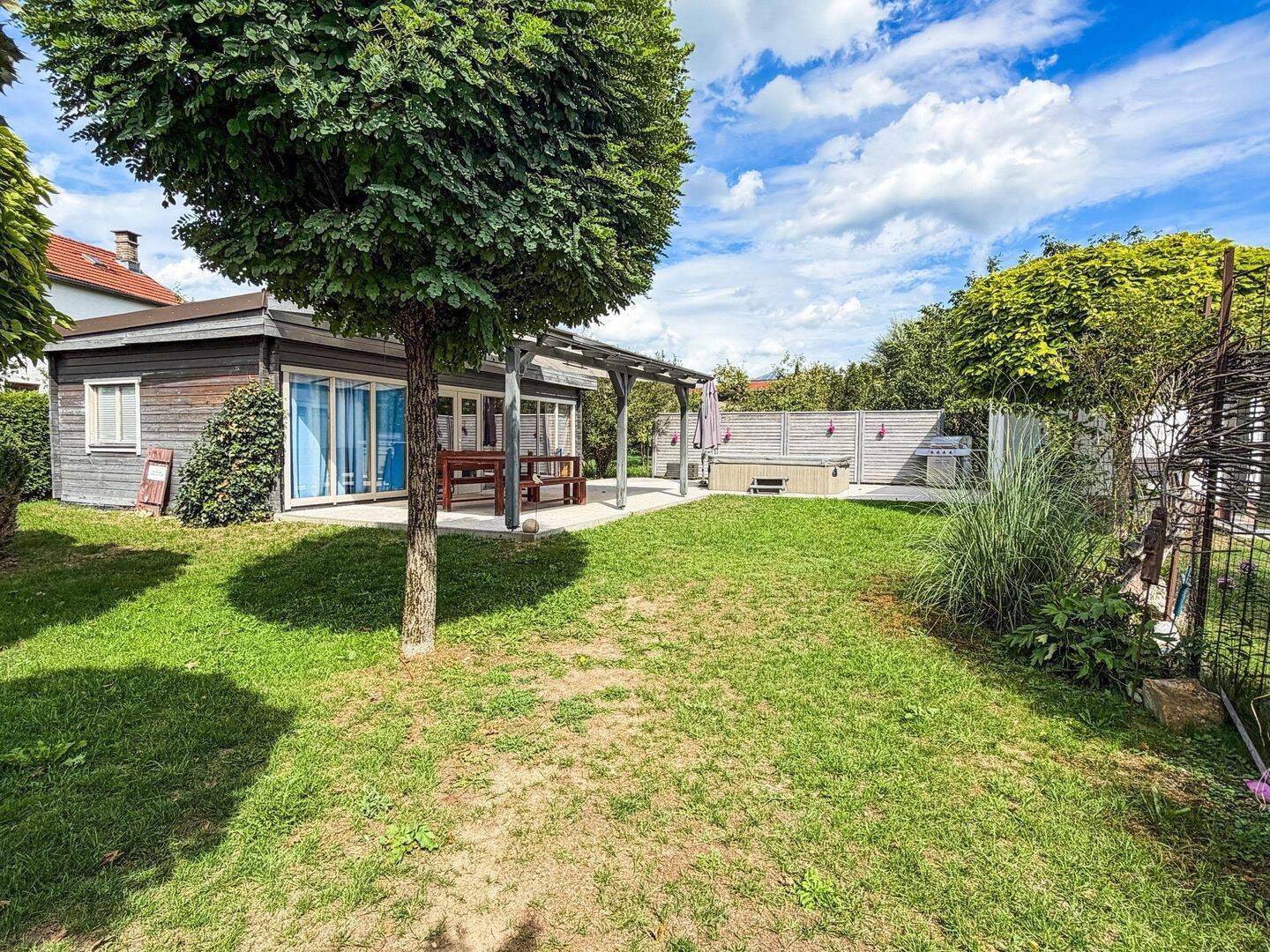 Attraktives Wohnbaugrundstück mit ca. 850 m² im Herzen von Waging, 83329 Waging a. See (Waging am See)