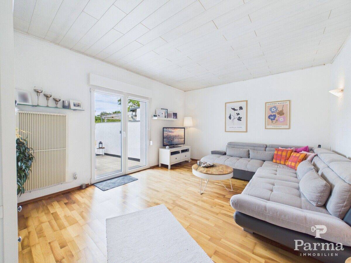 Modernisiertes Reihenmittelhaus mit traumhaftem Garten in Düren, 52349 Düren