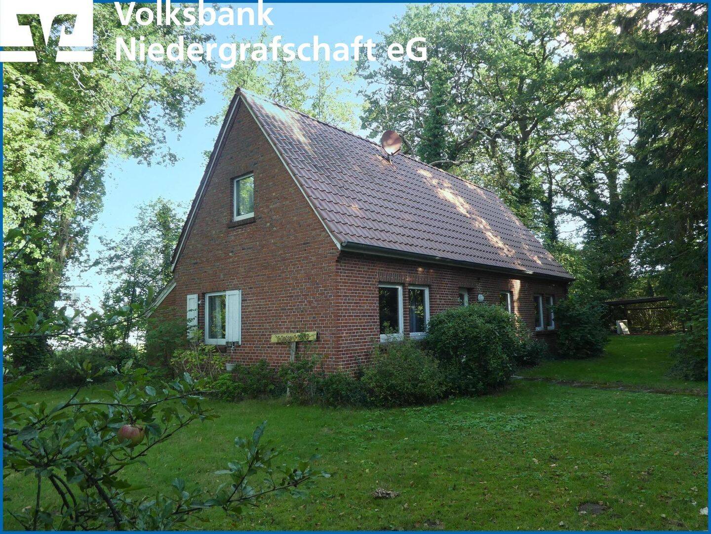Sanierungsbedürftiges Einfamilienhaus mit großem Grundstück in Uelsen, 49843 Uelsen