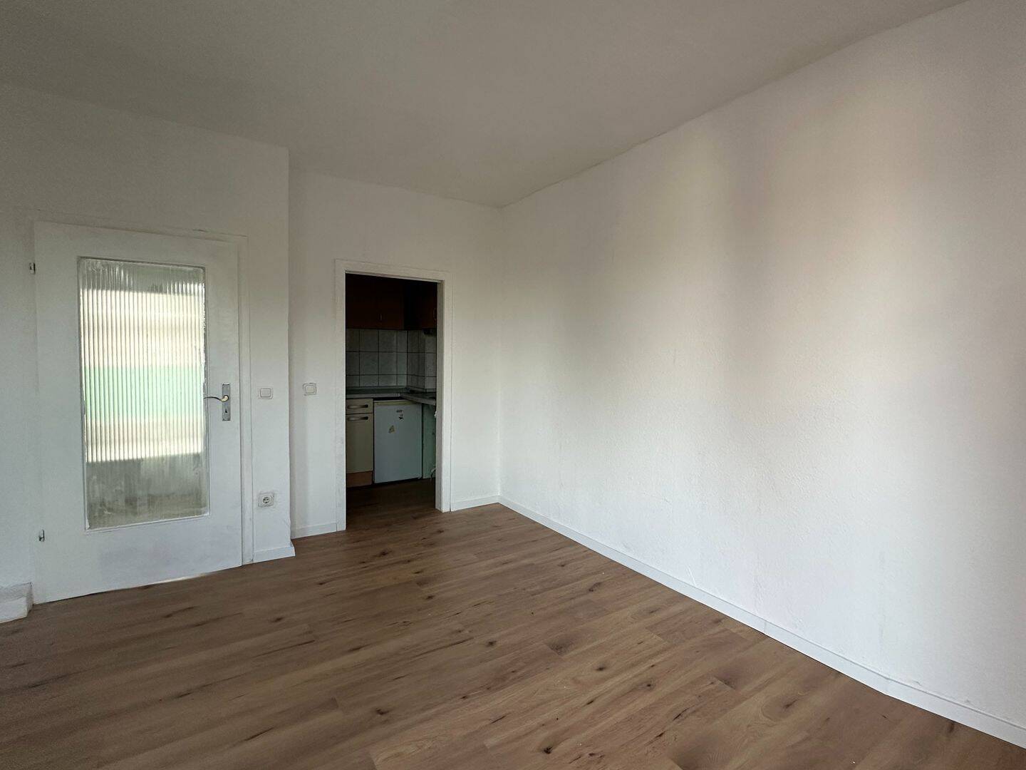 Helle 2-Zimmer-Wohnung mit Balkon & Terrasse in Köln-Rath/Heumar, 51107 Köln (Kalk)