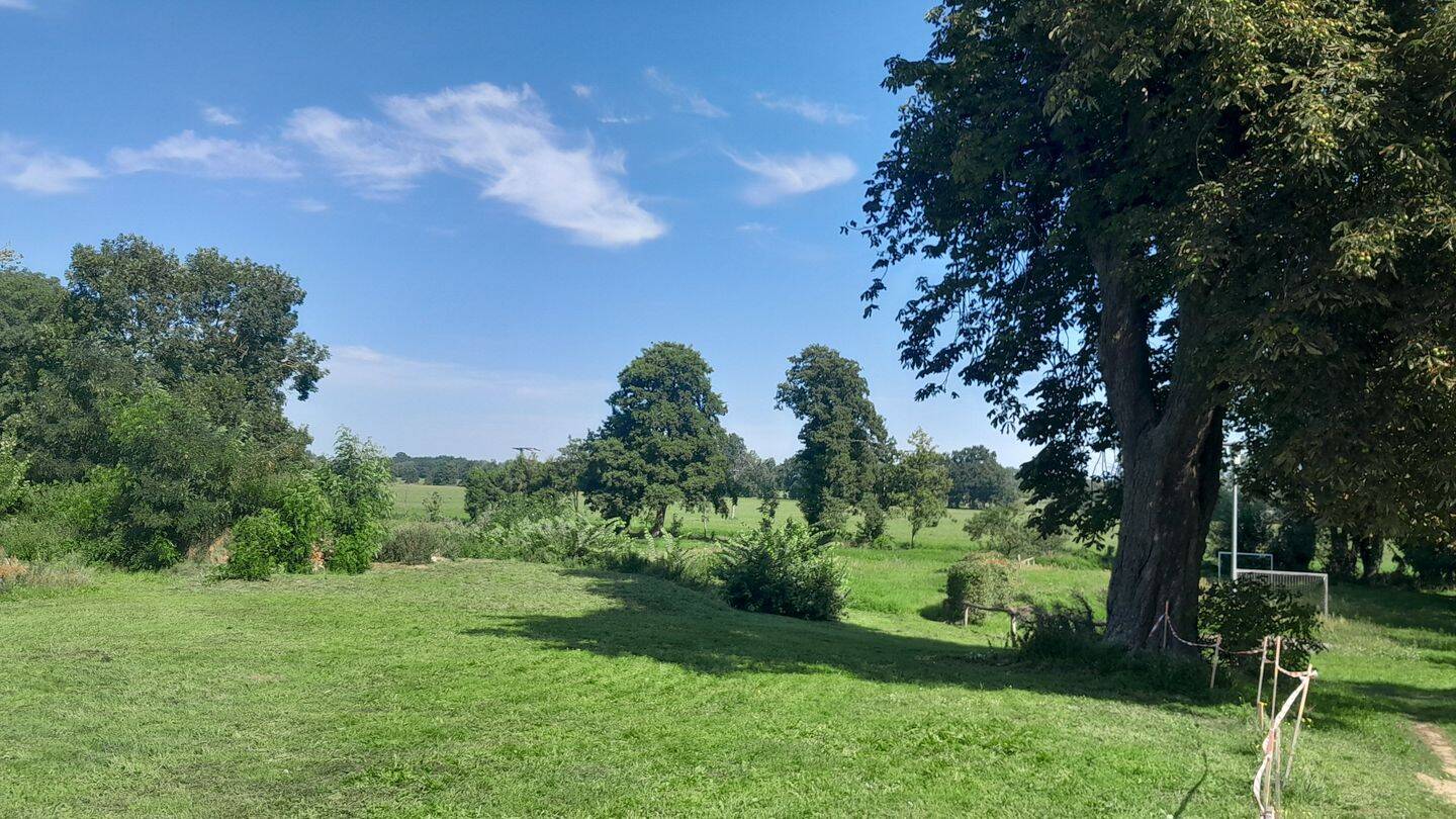 Baugrundstück mit weitem Blick über eine Wiese in Hakenberg, 16833 Fehrbellin