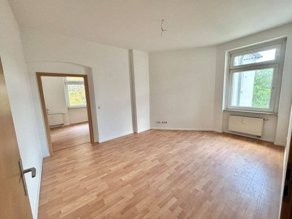 Attraktive 2-Zimmerwohnung im Seitenhaus mit Tageslichtbad und Badewanne, 39112 Magdeburg (Leipziger Str. Sudenburg)