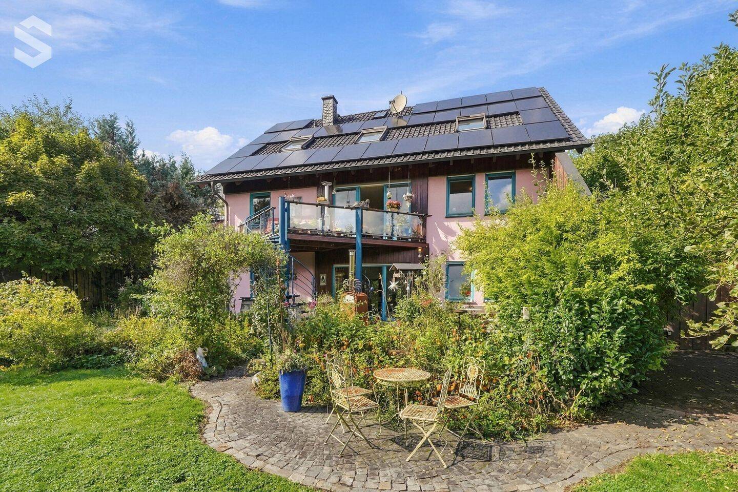 Großzügiges Architektenhaus mit Einliegerwohnung auf weitläufigem Grundstück, 51588 Nümbrecht