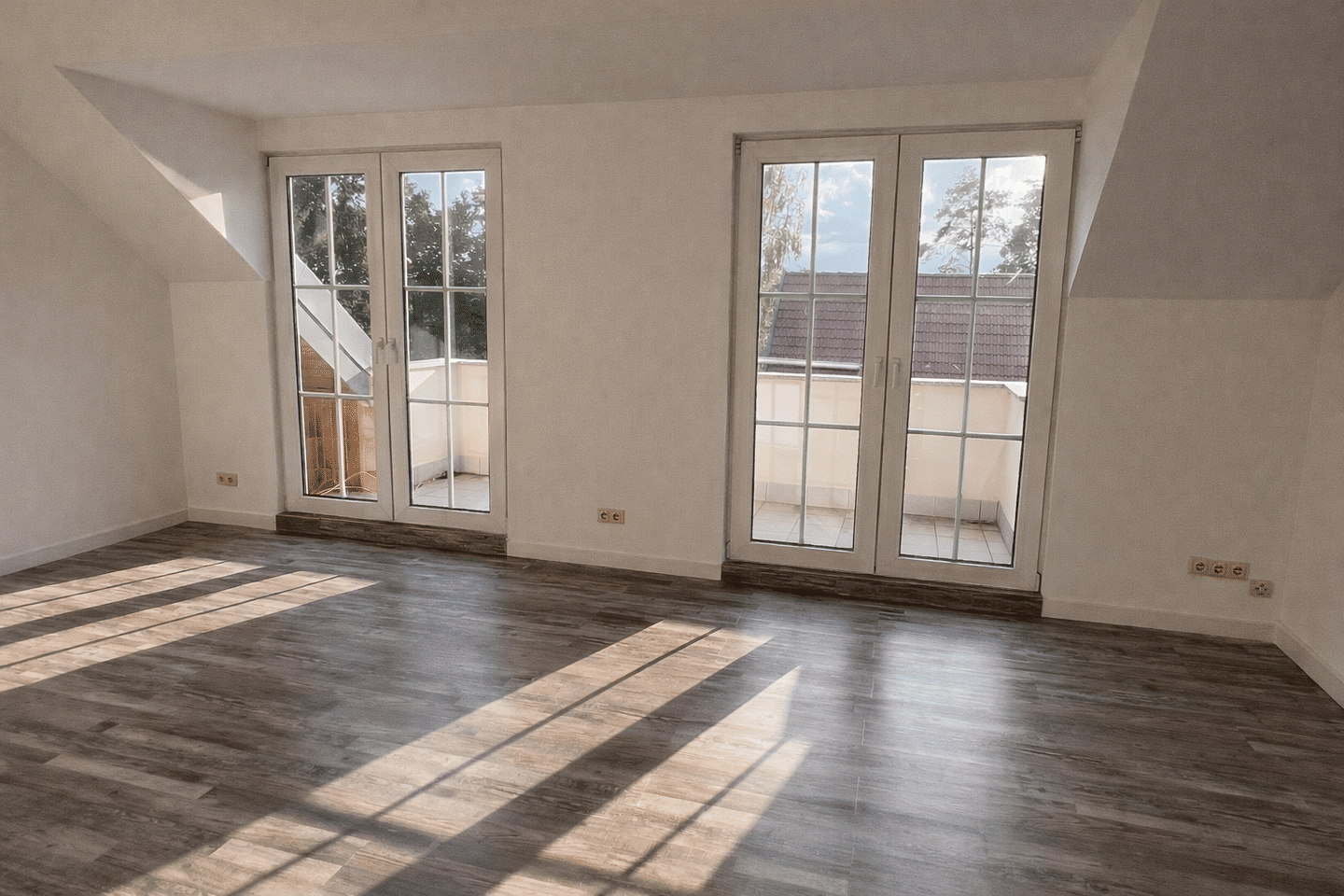 Stahnsdorf: Sonnige 3 Zimmer mit Westbalkon, Stellplatz und Weitblick, 14532 Stahnsdorf