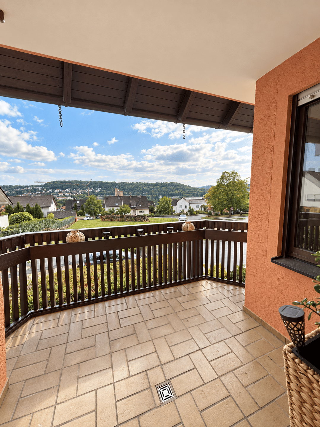 Wohnen mit Weitblick – großzügige 3-Zimmer-Wohnung mit Balkon und Einzelgarage in Ochsenfurt, 97199 Ochsenfurt