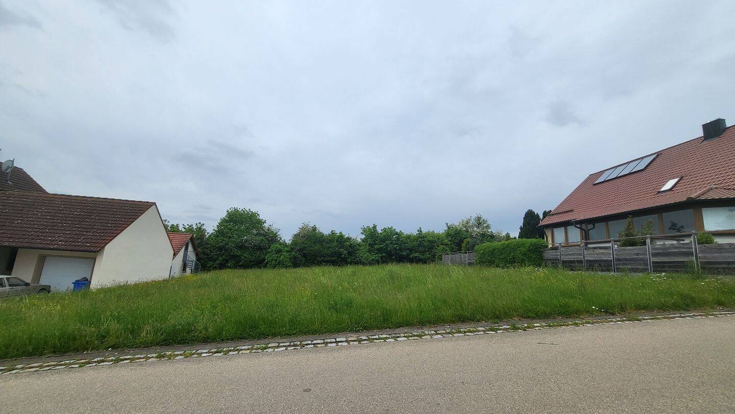 REDUZIERT Randgrundstück für ein Ein- oder Zweifamilienhaus, 20 Min. von Donauwörth, mit B-Plan, 86655 Harburg (Schwaben)