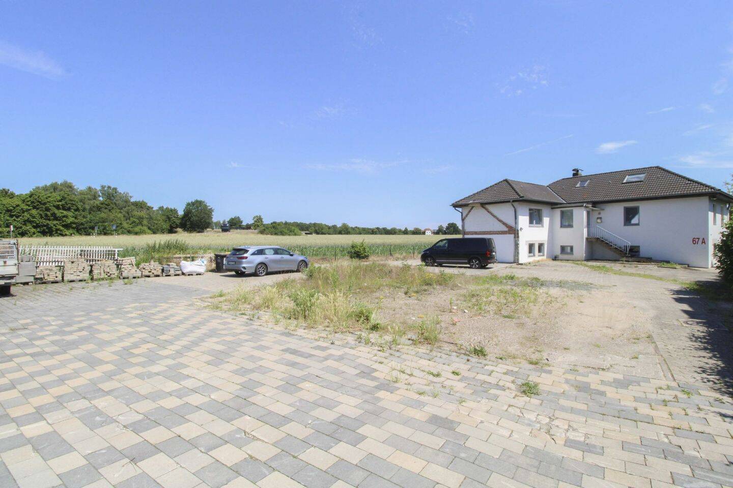 Voll erschlossenes Grundstück mit viel Potenzial in vorteilhafter Lage in Langenhagen-Schulenburg, 30855 Langenhagen