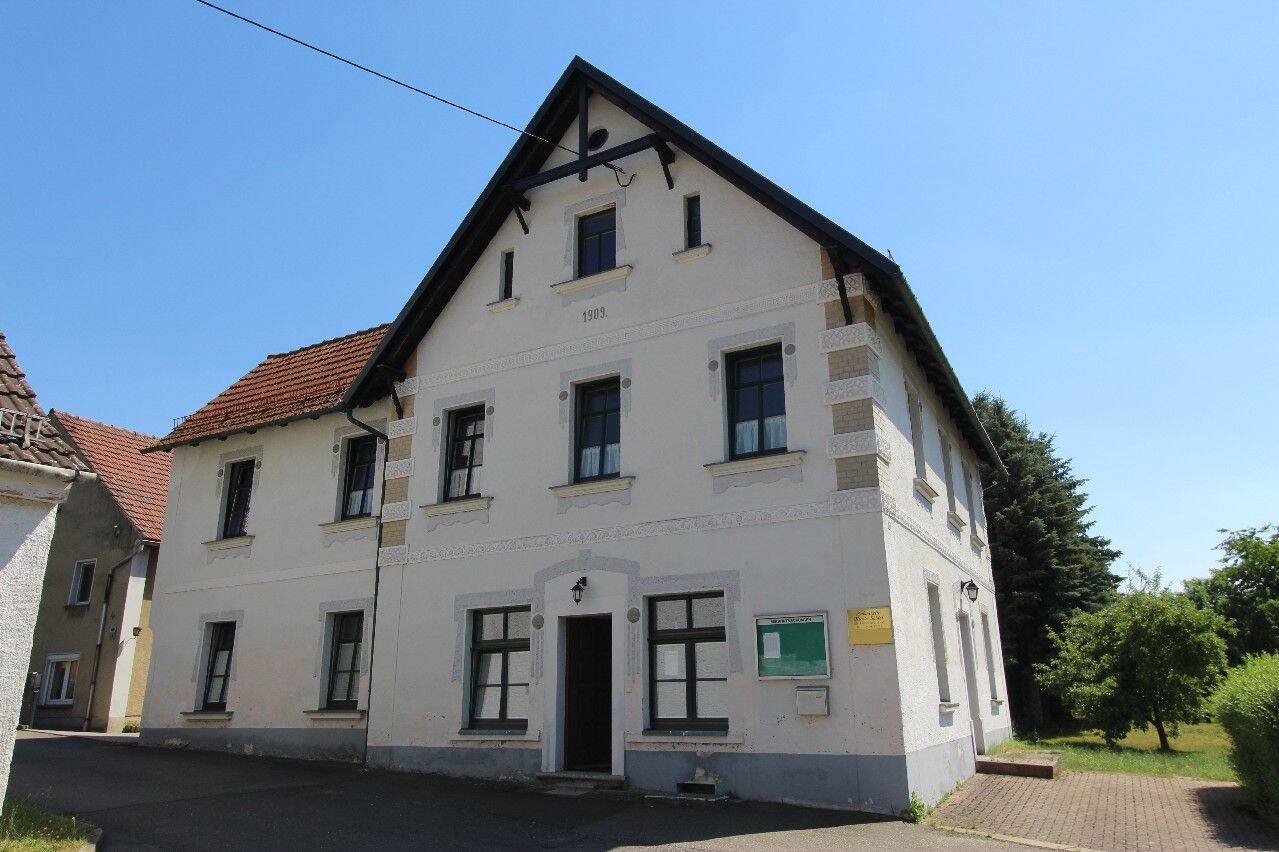 Ehemaliges Wohn- und Geschäftshaus mit vielen Möglichkeiten, 4603 Nobitz