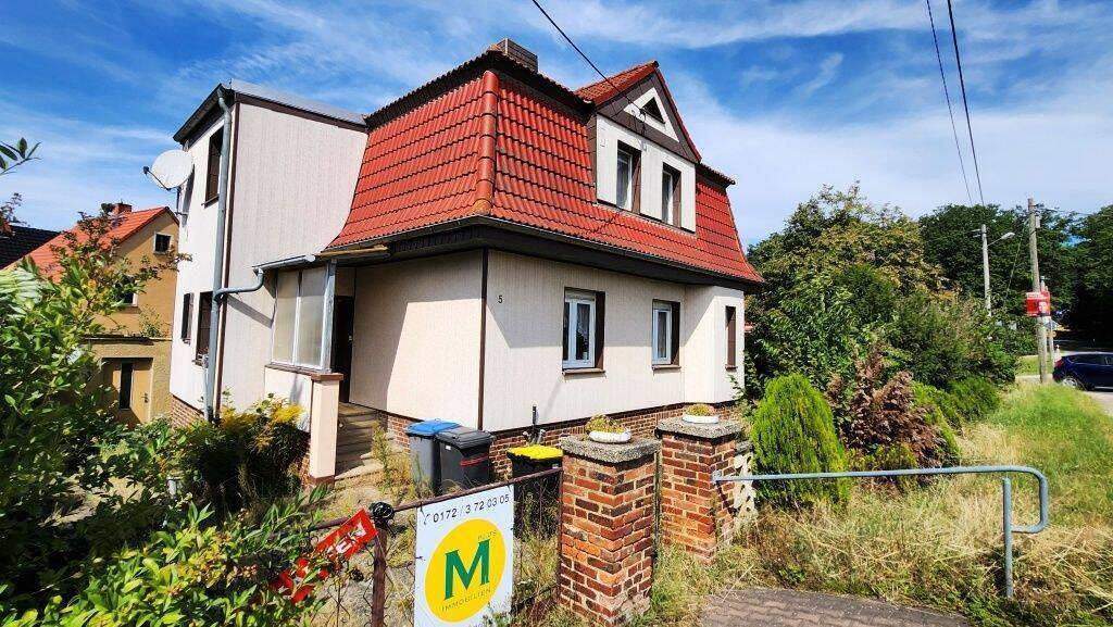Fernblick am Ortsrand – 6 Zimmer, Garten & 2 Garagen, 6721 Osterfeld