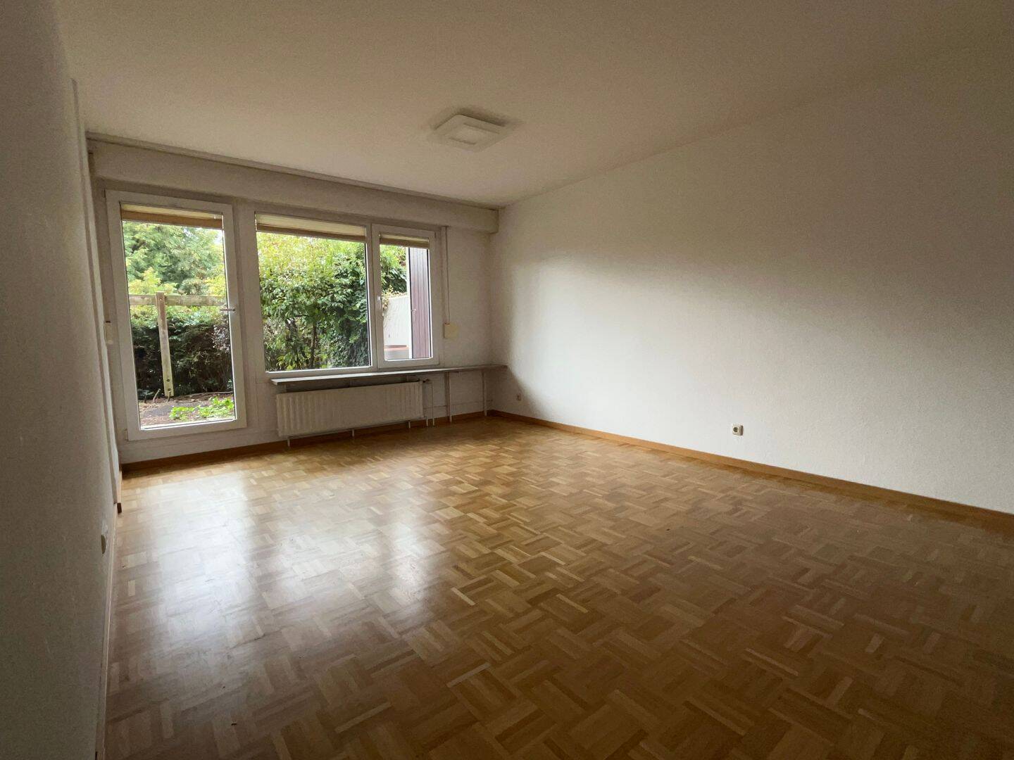 2-Zimmer-EG Wohnung mit großer Terrasse & Tiefgarage, 70567 Stuttgart (Möhringen)