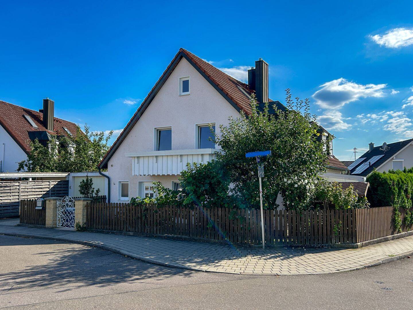 Gepflegte Doppelhaushälfte mit Garten und Einzelgarage in Ingolstadt-Etting, 85055 Ingolstadt