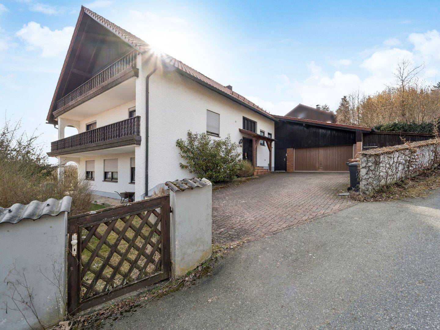 Großzügiges Einfamilienhaus mit Einliegerwohnung und Ausbaupotenzial in Kaimling/Vohenstrauß, 92648 Vohenstrauß