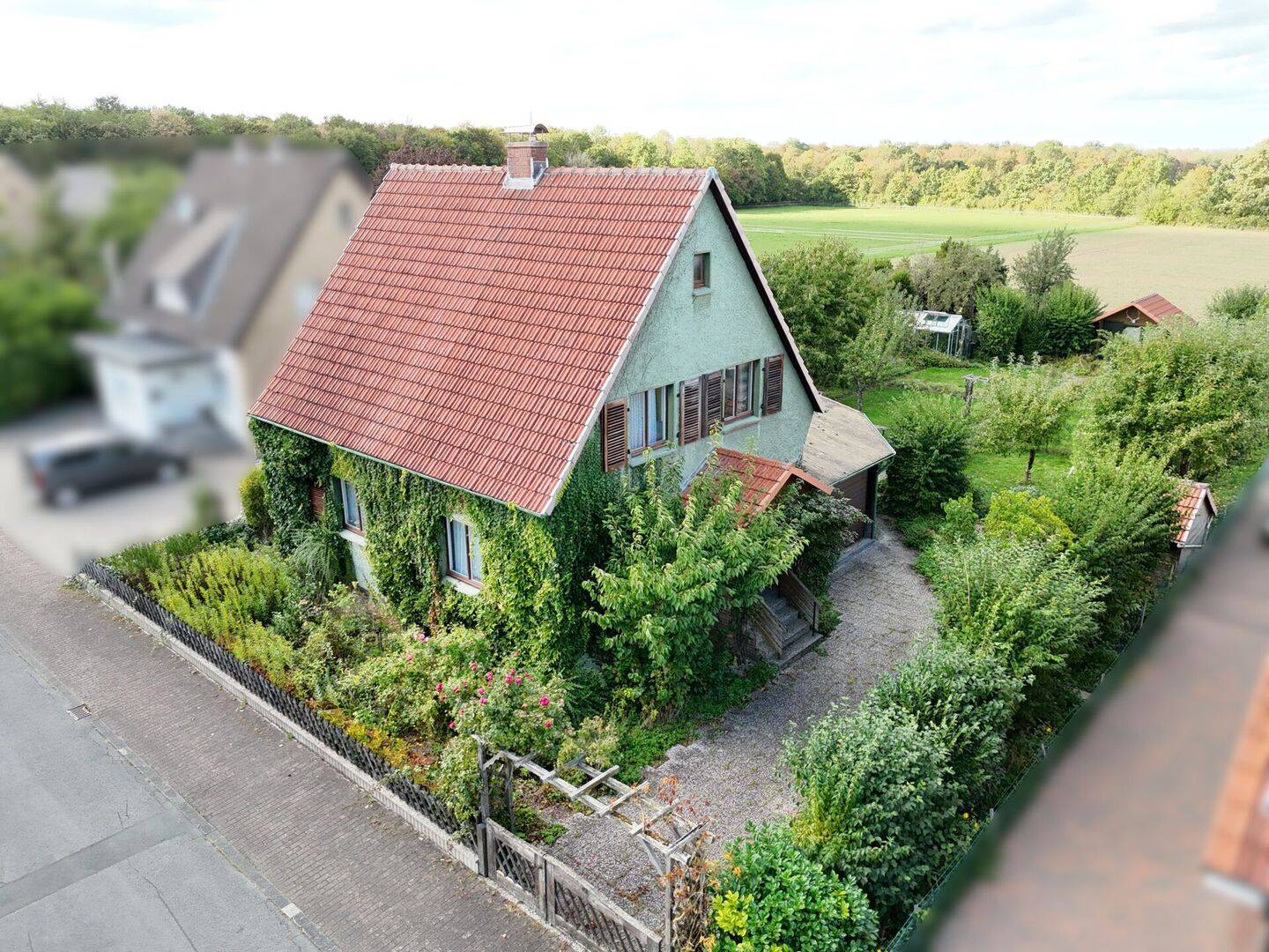 Einfamilienhaus mit weitläufigem Grundstück und Gestaltungpotenzial in Büren-Steinhausen, 33142 Büren