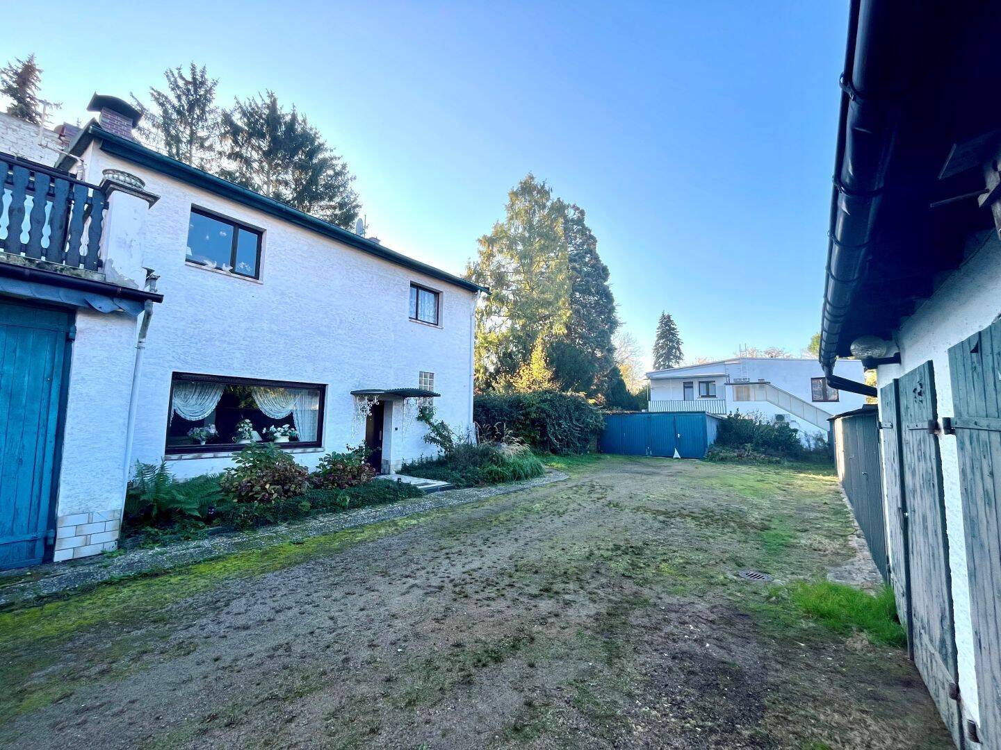 Sonnengrundstück (Abrissgebäude mit Garagen vorhanden) mit vielen Möglichkeiten in Offenbach, 63071 Offenbach am Main (Offenbach am Main Tempelsee)