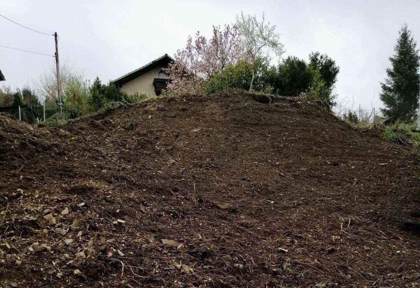 Menden-Asbeck: Grundstück mit Erholungsfaktor – Baugenehmigung inklusive!, 58708 Menden (Sauerland)