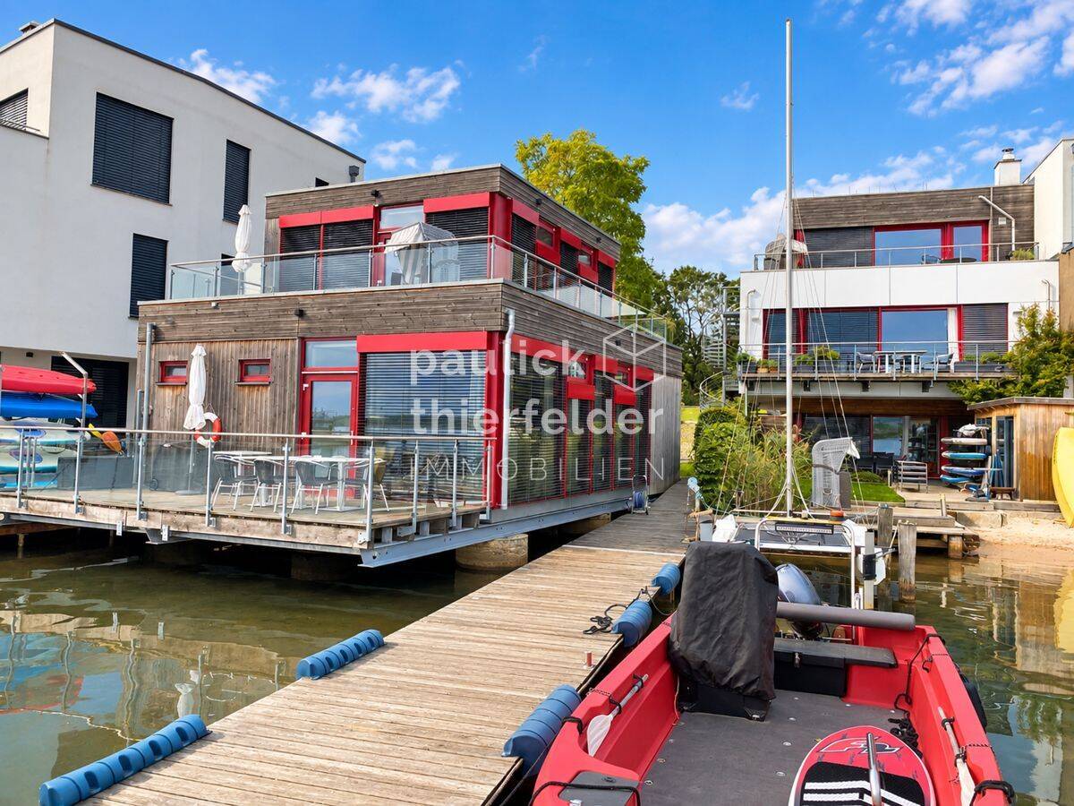 UNIKAT – Großzügiges Einfamilienhaus mit Ferienwohnung und Gästehaus direkt am Wasser, 4575 Neukieritzsch