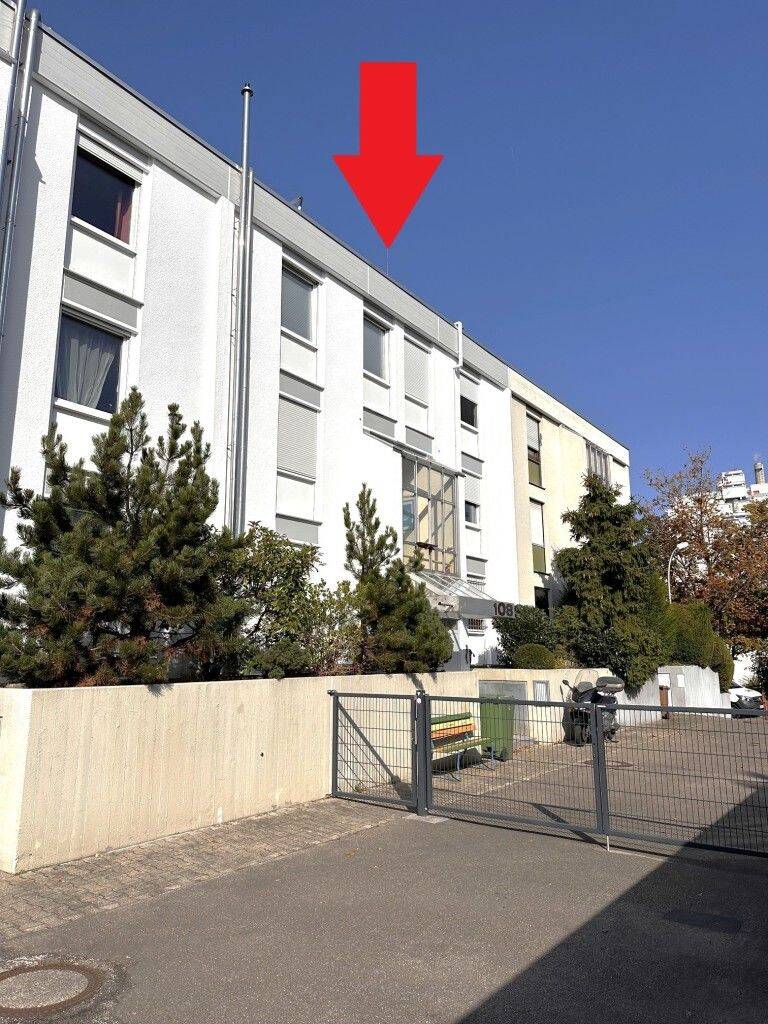 S-Zuffenhausen: Die etwas besondere 3-4-Zimmerwohnung, 70435 Stuttgart (Stammheim Zuffenhausen)