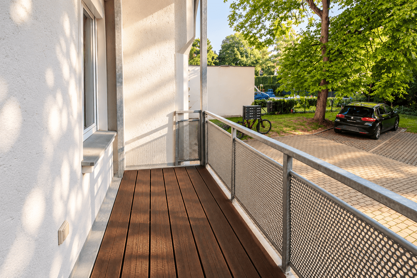 WOHNEN ZWISCHEN STADT UND SEE | Renovierte 2-Raum-Wohnung mit Stellplatz in Markkleeberg, 4416 Markkleeberg