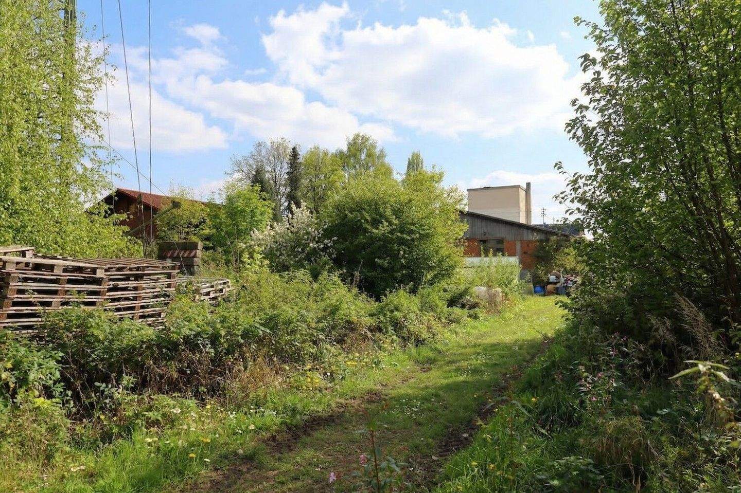 Entwicklungsgrundstück mit ehemaligem Betriebsgebäude, 89331 Burgau
