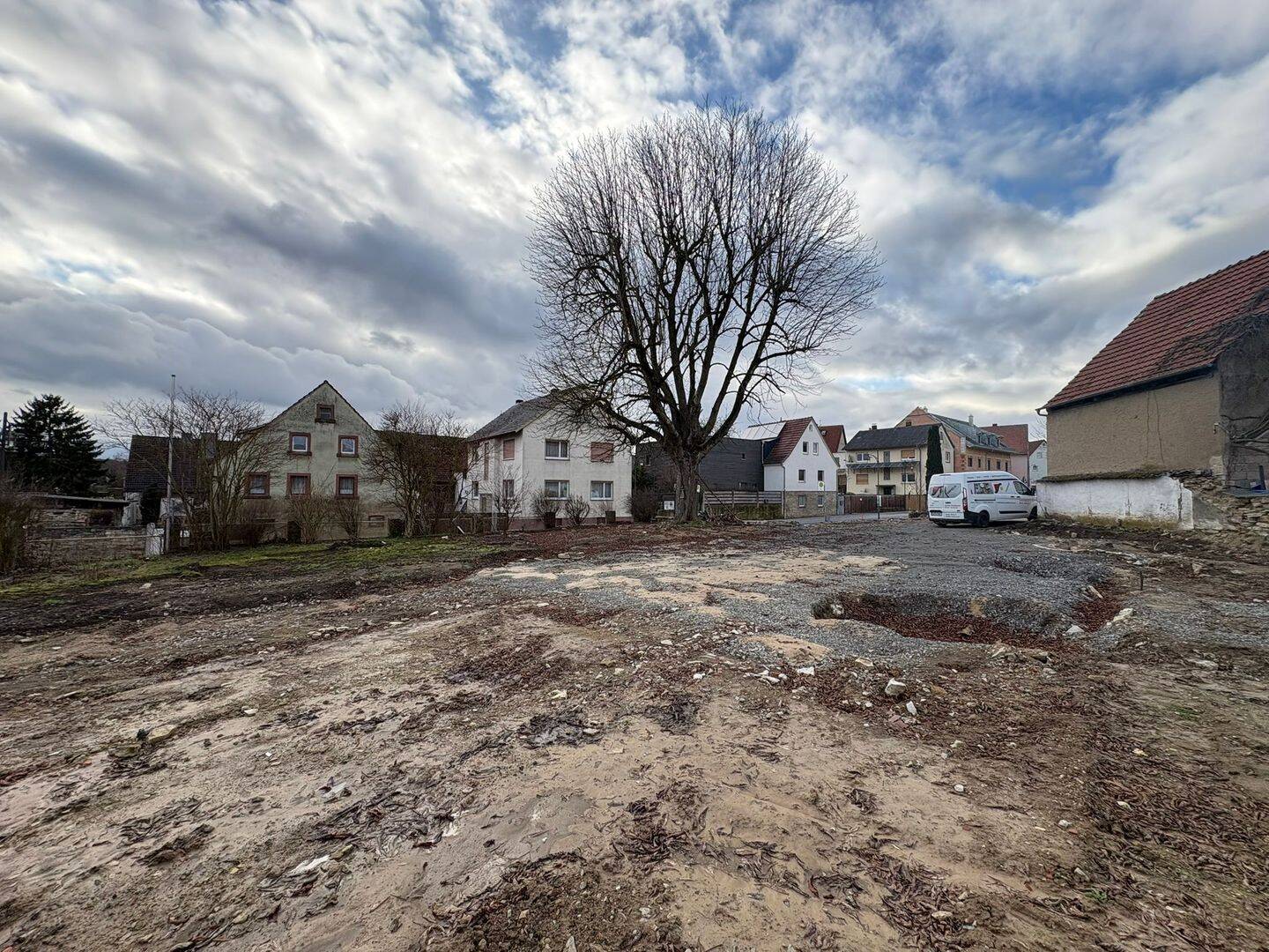 Projektareal in ruhiger Wohnlage von Hettstadt – genehmigtes Wohnensemble mit flexibler Fortführung, 97265 Hettstadt