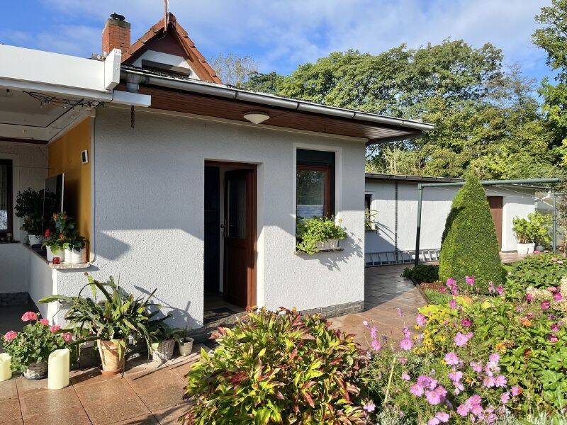 Voll möbliert … für Pendler … in idyllischer Lage!, 1157 Dresden