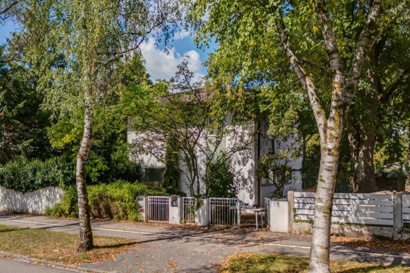 Zwei selbständige Baugrundstücke  – 830 m² in München-Großhadern, 81375 München (Hadern)