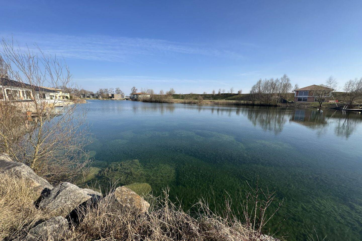 Wohnen, wo der Alltag Pause macht – Ihr bebaubares Grundstück direkt am See in Leipheim, 89340 Leipheim