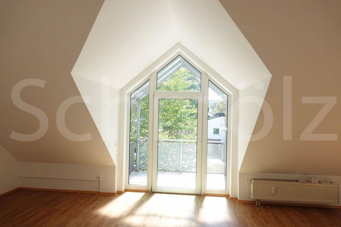 1 Zimmer DG-Wohnung mit Balkon, 82256 Fürstenfeldbruck