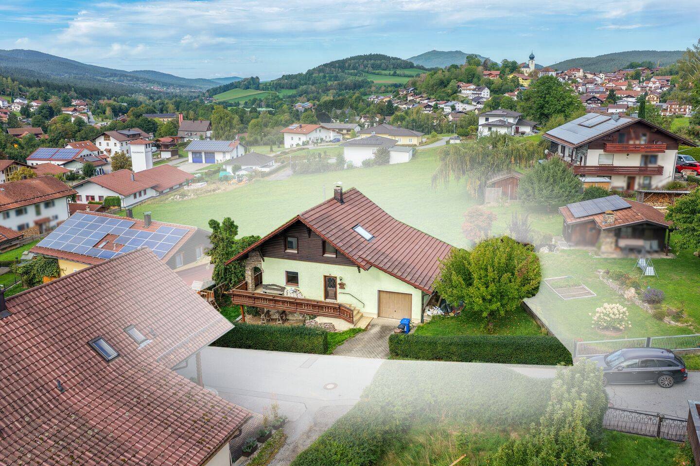 Wohnhaus mit begonnener Kernsanierung, Garage und Ausbaupotenzial!, 93470 Lohberg