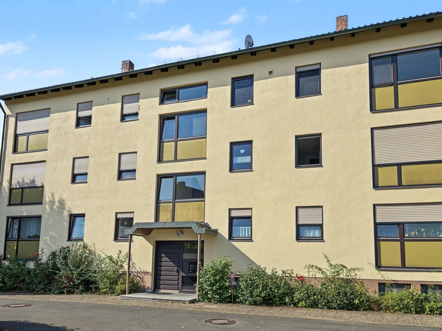 Bezugsfreie, sonnige 3-Zimmer-Wohnung mit West-Balkon in Kulmbach und Blick auf die Kulmbacher Burg, 95326 Kulmbach